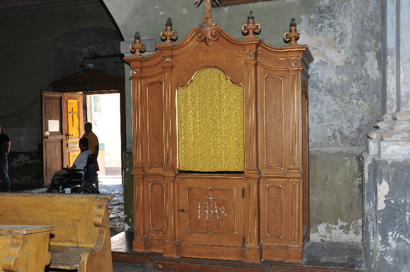 5. 6. 2012 Odvoz nepůvodního mobiliáře z kostela